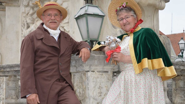 Humoristische Zeitreise in historischer Gewandung, Zwettler Biedermeierpaar, © Stadtgemeinde Zwettl