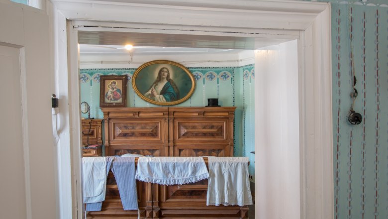 Blick ins Schlafzimmer, © Alte Schmiede Schönberg