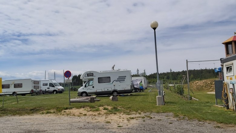 Einfahrt zu unserem Wohnmobilabstellplatz, © Familie Mayrhofer