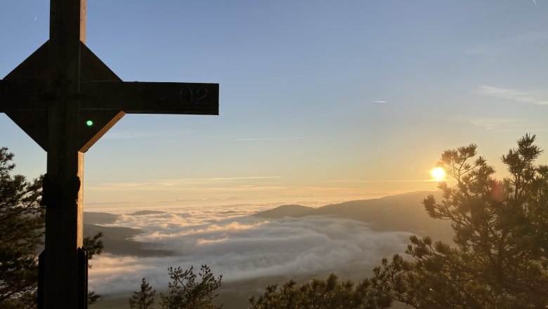 Der Hirschenstein mit Nebelmeer, © Dieter Juster