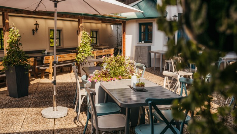 Die großzügige Terrasse lädt zum Verweilen ein, © Niederösterreich Werbung/Daniela Führer