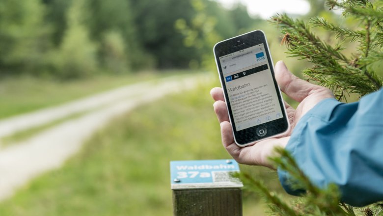 Über 50 Fundorte im Weinsbergerwald – Infos, Bilder und Inter­views direkt am Smartphone., © Waldviertel Tourismus, Studio Kerschbaum