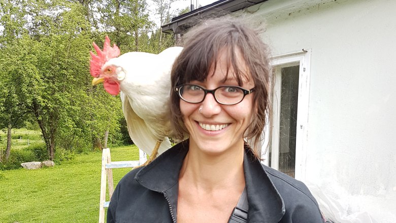 Steffi & Leghuhn Erna aus der Box bei der Tierischen Erlebnisstunde, © Edermühle