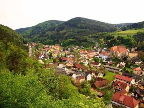 Blick über Weiten mit der Wehrkirche und Urfpfarre hl. Andreas, © Lukas Traxler