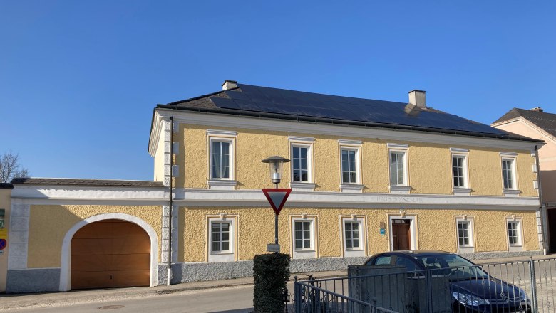 Hausansicht Badgasse, © Haus Sonnenuhr, Lackenbauer