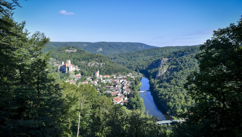 Blick auf Hardegg, © Waldviertel Tourismus, Robert Herbst