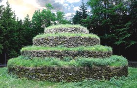 Stone pyramid, © Fotostudio Baumgartner