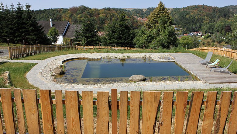 Blick auf Naturteich, © Marianne Schmid