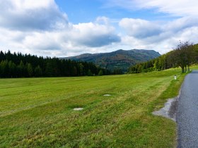 Weg nach Gsteinert mit Blick auf den Ostrong, © Gottfried Grossinger