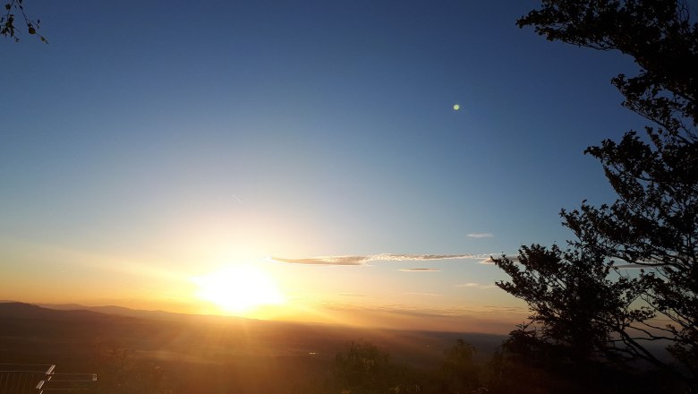 Sonnenuntergang am Mandelstein, © Ferienhaus Angel, Fotograf Heidi Angel