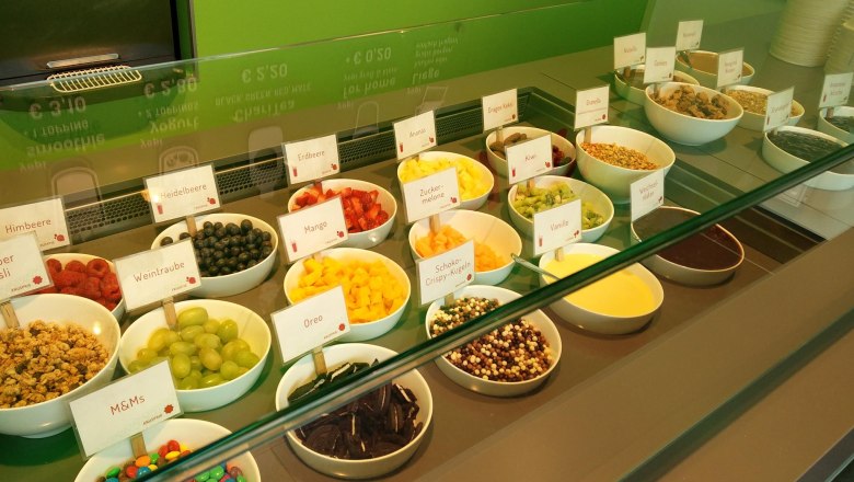 Toppings, © Toppings, © YOPI fresh frozen yogurt, Katrin Pilz