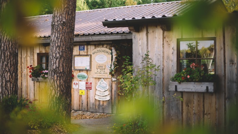 Wunderschönes Holzhaus am Waldrand, © Niederösterreich Werbung/Mara Hohla