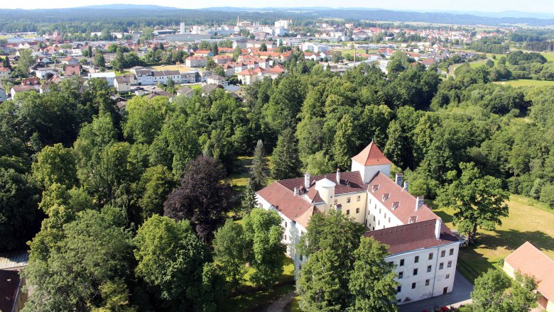 Schlosspark mit Schloss Gmünd, © Stadtgemeinde Gmünd