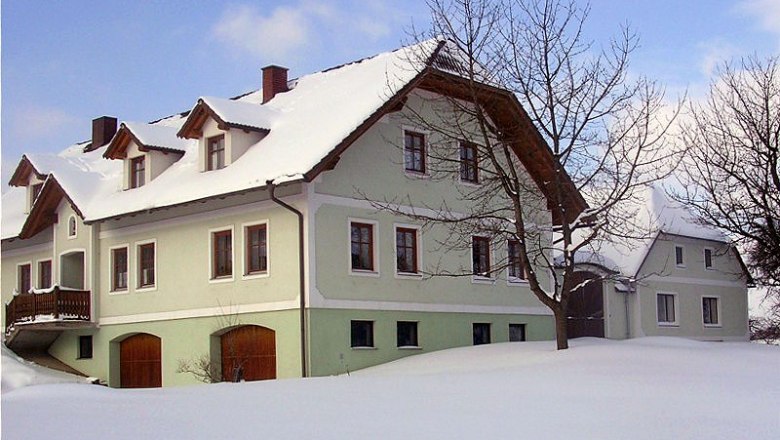 Haus im Winter, © Biobauernhof Mayerhofer