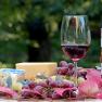 Weintrinken im Garten, © Fotograf pixabay