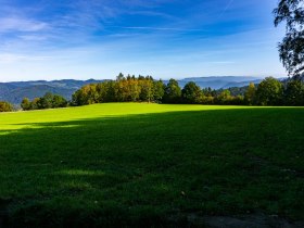 Aussicht nach Aschelberg (links) und zum Jauerling (rechts), © Gottfried Grossinger