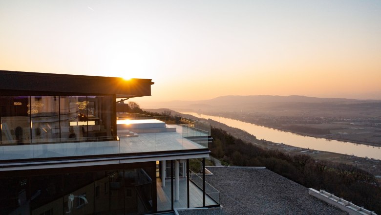 Hotel Schachner - Infinitypool, © Miku Media