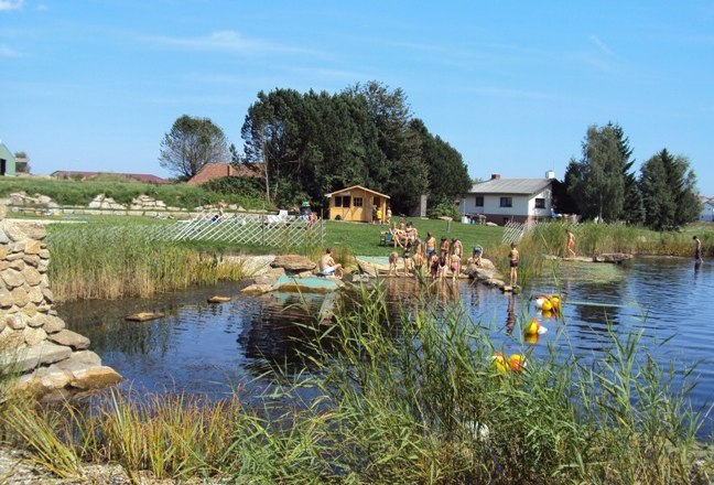 Die neu errichtete Naturbadeanlage am Ortsende von Schweiggers (Richtung Schwarzenbach), © MG Schweiggers