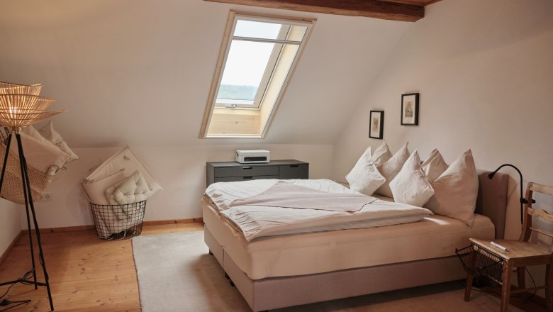 Schlafzimmer Blumenwiese, © Mathias Lixl/ lixl.com