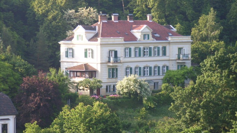 Die Waldpension liegt mitten im Grünen im schönen Luftkurort Gars, © Barbara Mück