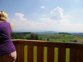 Herrliche Aussicht vom Aussichtsturm beim Fitnessparcours in St.Oswald, © Gemeinde St. Oswald, Leo Baumberger