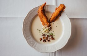 Krenschaumsuppe mit Räucherforellenstreifen, © Niederösterreich Werbung/Daniela Führer