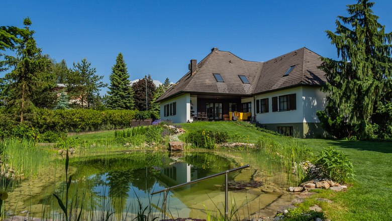 Garten mit Schwimmteich, © Gästehaus Pointner